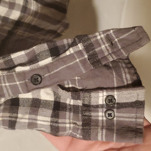 Gibson male grey and black flannel for men size medium. - Picture 6 of 11